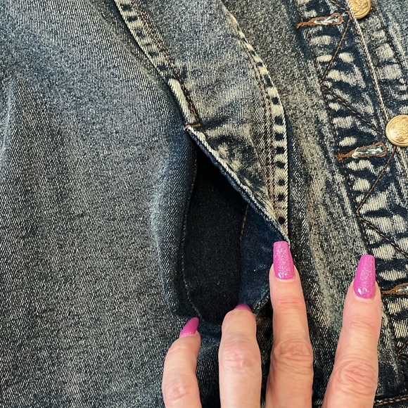 Sleeveless embellished denim vest jacket - Picture 5 of 11